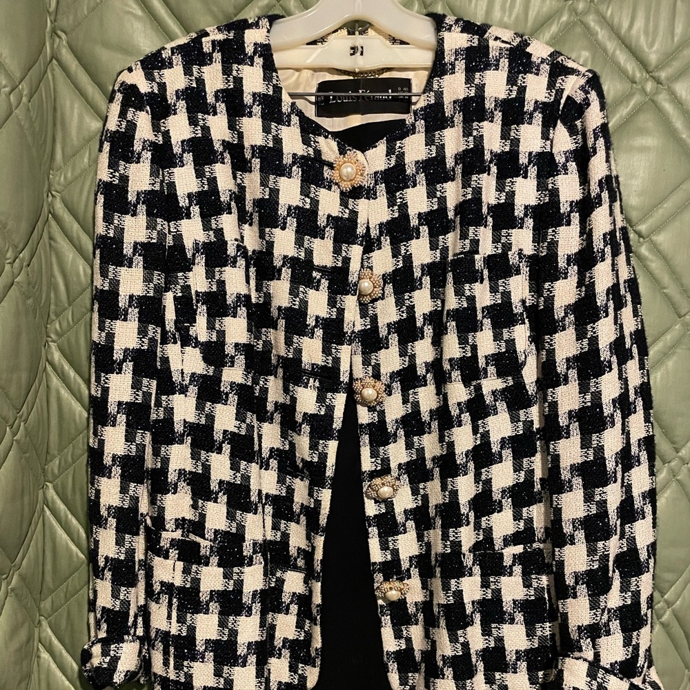 Ladies dressy two pice set. Excellent condition smoke free and pet free home.